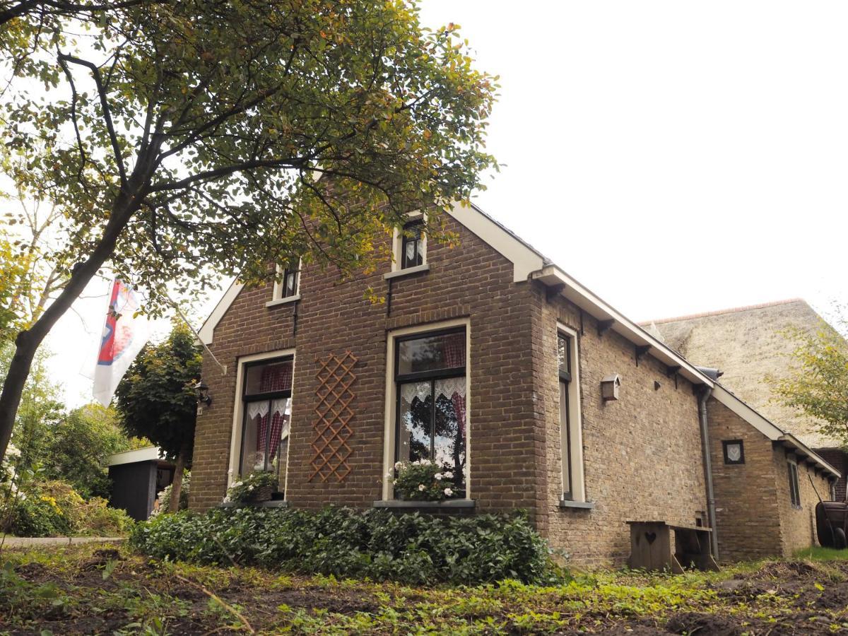 'Us Waldhuske' Villa Burgum ภายนอก รูปภาพ